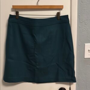 EUC J. Crew Forest Green Skirt.  Wool skirt. Fully lined.  Size 14.